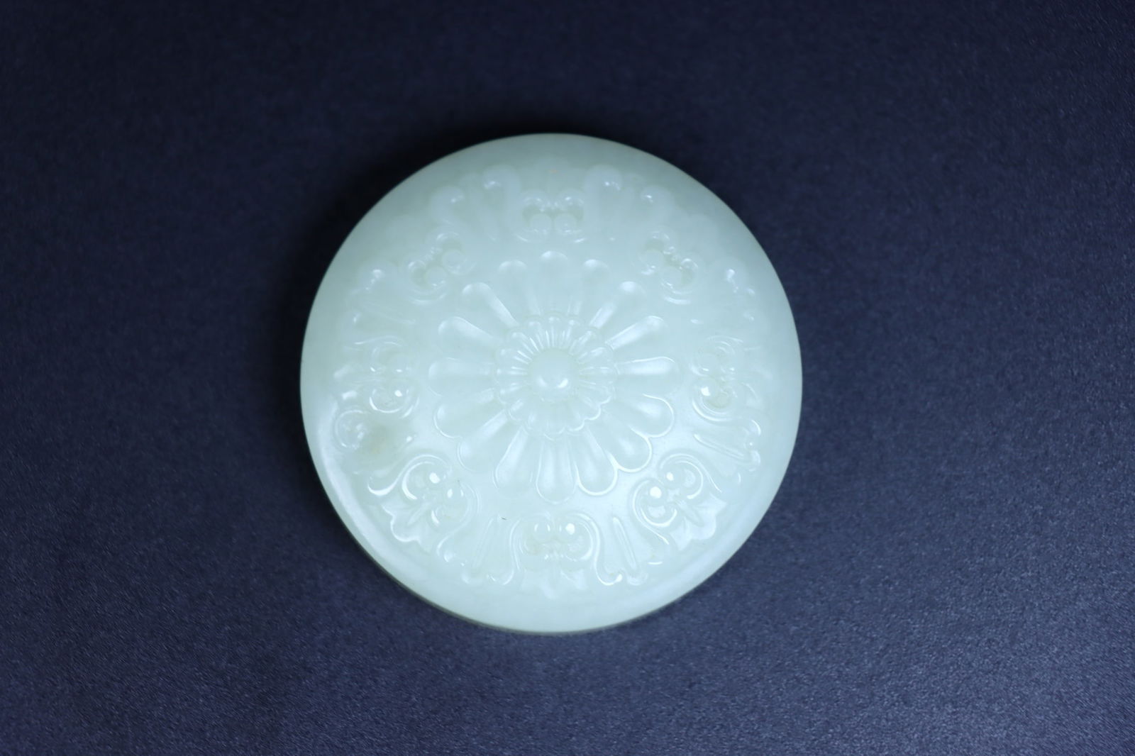 An Exquisite White Jade Flower Pattern Box - 3