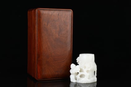 An Exquisite White Jade Figure Pattern Brush Pot