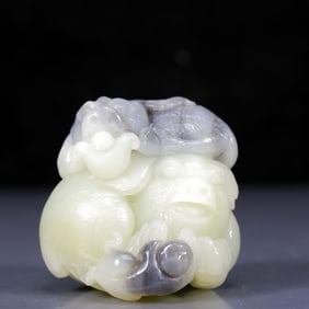An Exquisite White Jade Auspicious Beast Ornament