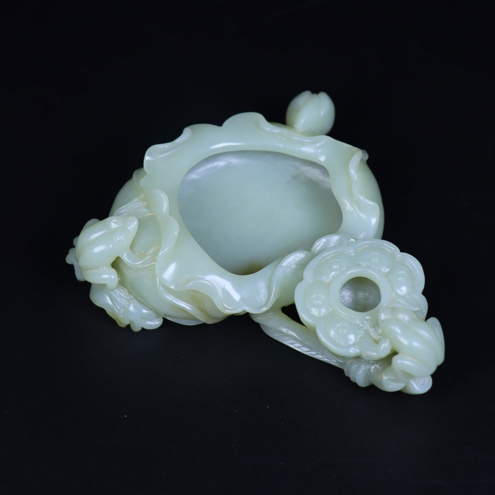 An Exquisite White Jade Frog Pattern Brush Washer - 2