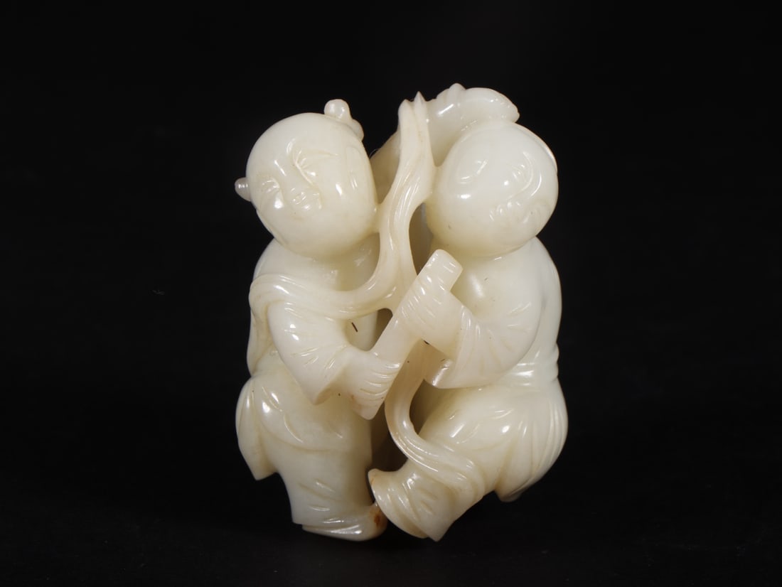 An Exquisite White Jade Figure Ornament: An Exquisite White Jade Figure Ornament,Qing Dynasty,China,Size:1.8inx1.7inx2.3in,Weight:118g 白玉人物摆件,中国清代