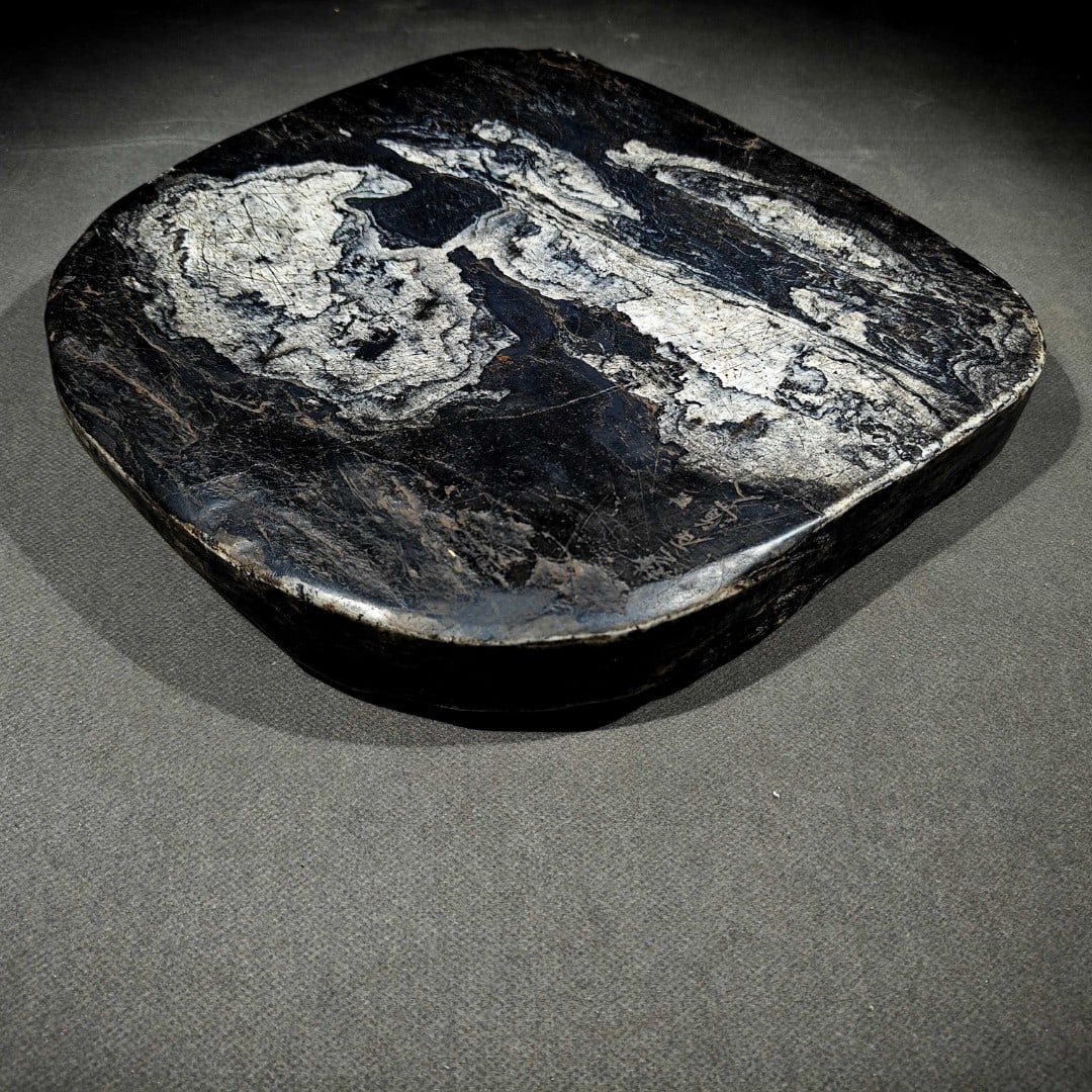 An Exquisite Landscape Pattern Inkstone - 9