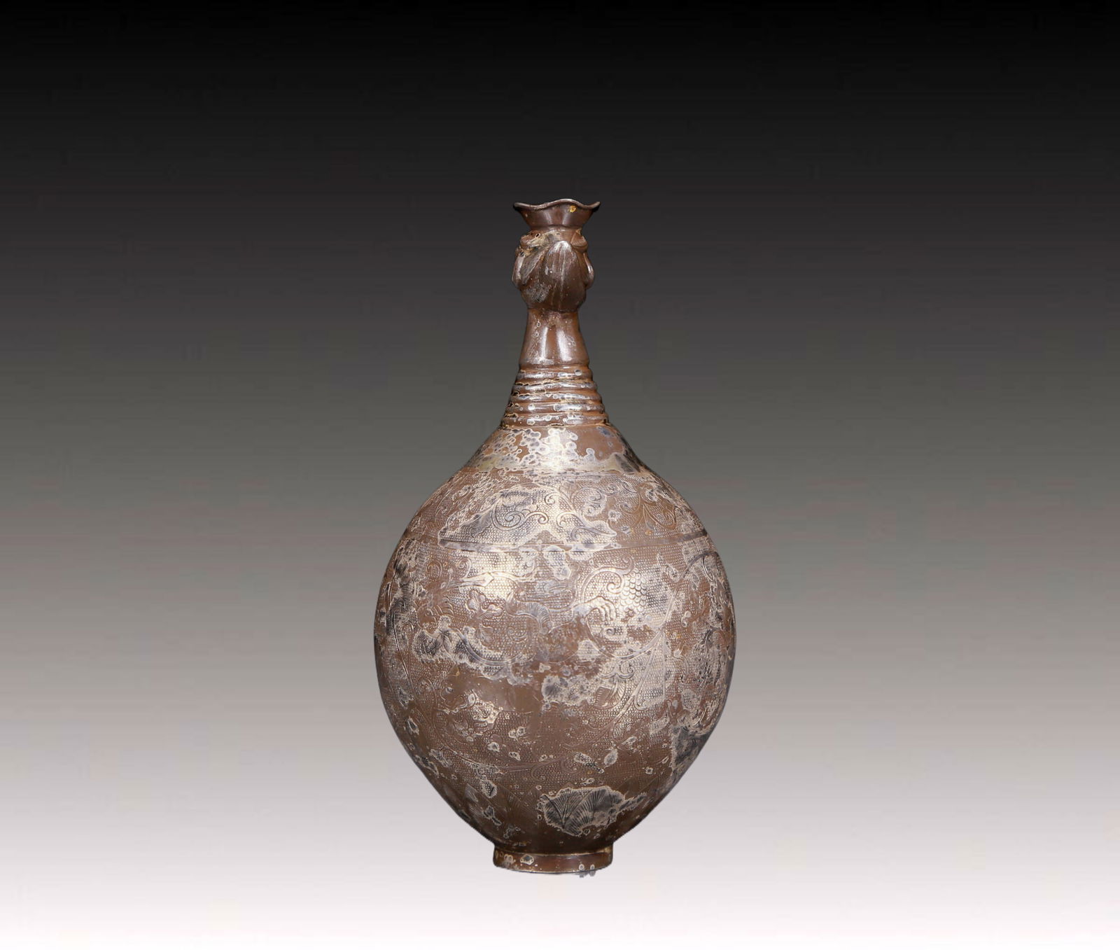 An Exquisite Silver Flower Pattern Vase - 2