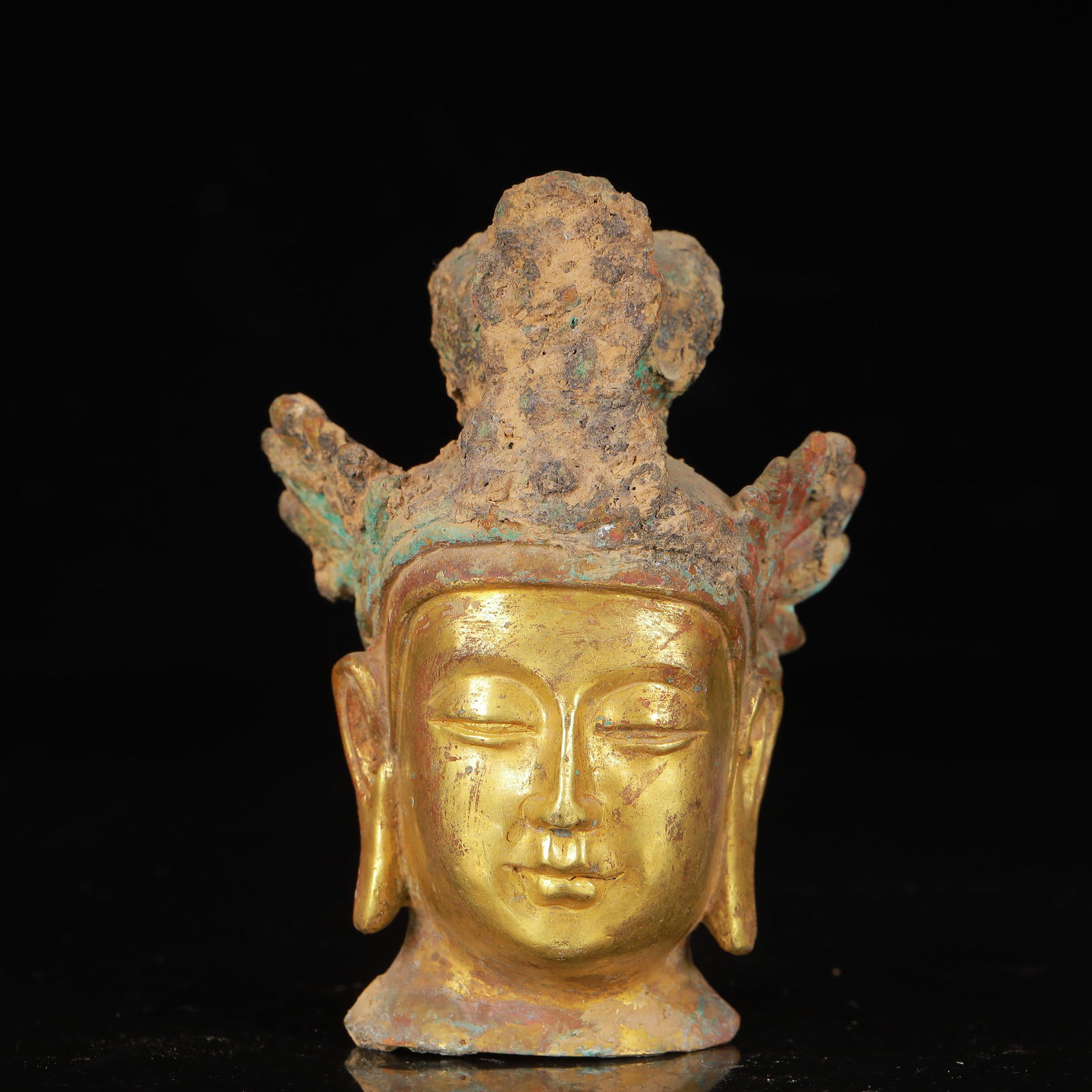 An Exquisite Gilt Bronze Statue of Avalokitesvara Head: An Exquisite Gilt Bronze Statue of Avalokitesvara Head,Qing Dynasty,China,Size:3inx4.1in,Weight:392g 铜鎏金观音头像,中国清代