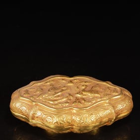 An Exquisite Gilt Bronze Figure and Phoenix Pattern Cover Box