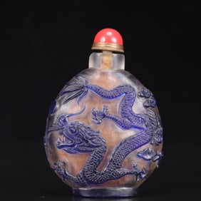An Exquisite Glass Dragon Pattern Snuff Bottle