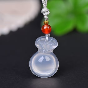 An Exquisite Jadeite Pendant