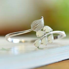 An Exquisite Sterling Silver Inlaid White Jade Bracelet