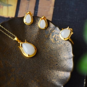 A Set of Fine Sterling Silver-Gold Plated Inlaid White Jade Jewelry,Inlaid Diamond