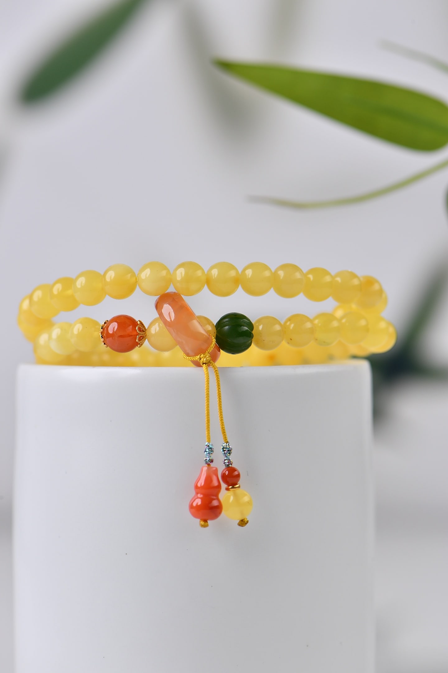 An Exquisite Amber Bracelets - 5