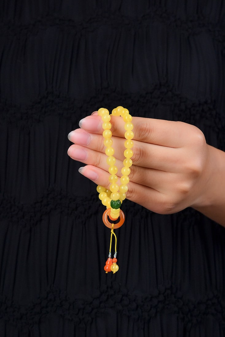 An Exquisite Amber Bracelets - 6