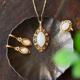 A Set of Fine Sterling Silver-Gold Plated Inlaid White Jade Jewelry,Inlaid Diamond