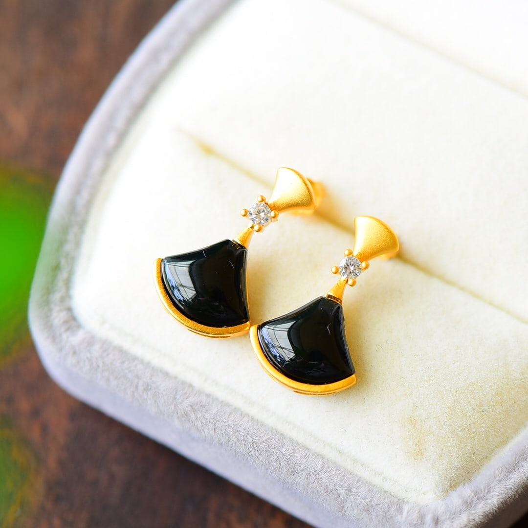 A Pair of Exquisite Sterling Silver-Gold Plated Inlaid Black Jade Earrings,Inlaid Diamond: A Pair of Exquisite Sterling Silver-Gold Plated Inlaid Black Jade Earrings,Inlaid Diamond,Size:0.5inx0.8in 