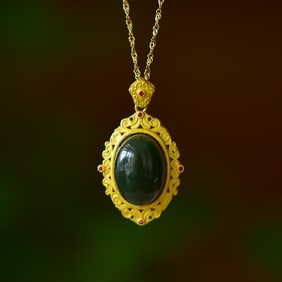 An Exquisite Sterling Silver-Gold Plated Inlaid Jasper Pendant