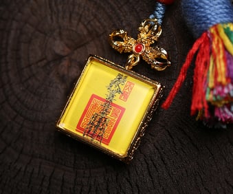 An Exquisite Tangka Peach Blossom Talisman Pendant