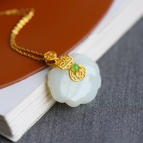 An Exquisite Sterling Silver-Gold Plated Inlaid White Jade Necklace