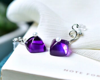 An Exquisite Sterling Silver Inlaid Crystal Pendant?  Inlaid Pearl