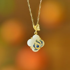 An Exquisite Sterling Silver Inlaid White Jade Flower Pattern Necklace