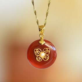 An Exquisite Sterling Silver-Gold Plated Inlaid Agate Pendant