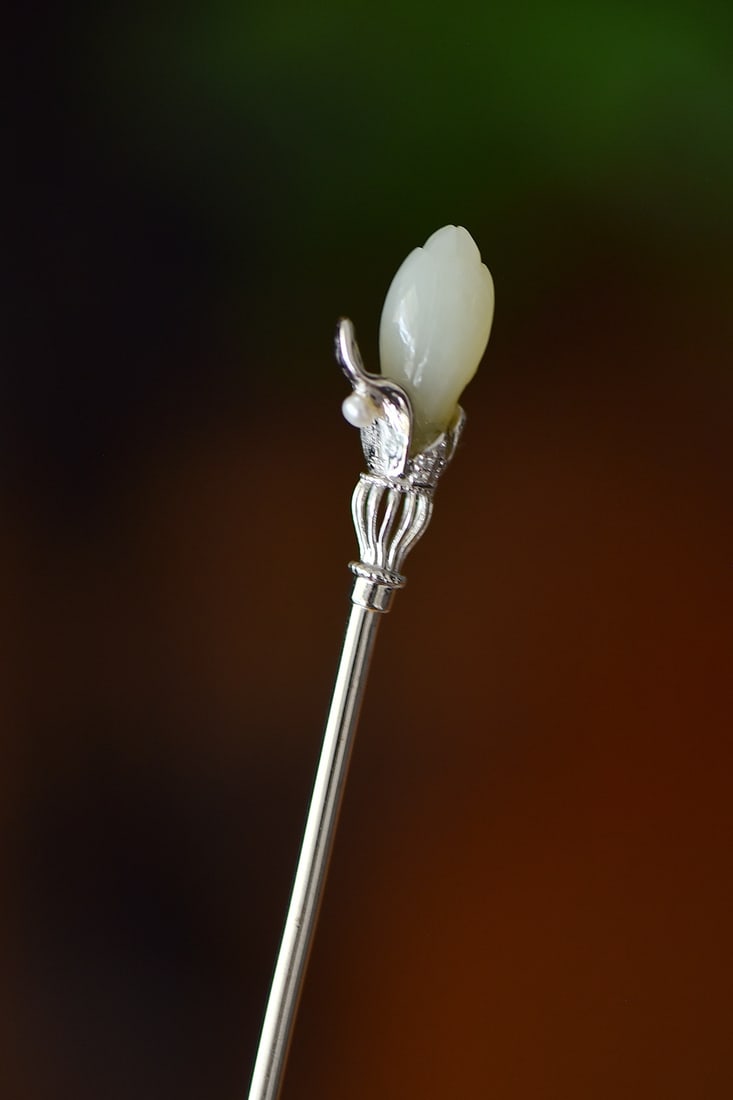 An Exquisite Sterling Silver Inlaid White Jade Hairpin: An Exquisite Sterling Silver Inlaid White Jade Hairpin,Size:0.4inx0.8in 纯银镶白玉发簪