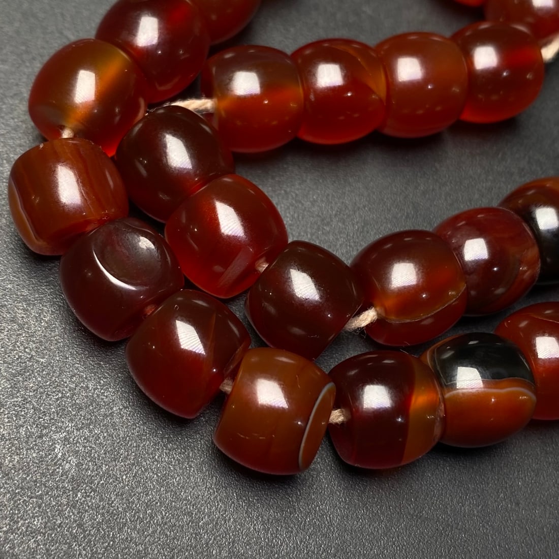 A Precious Agate Bracelets - 8