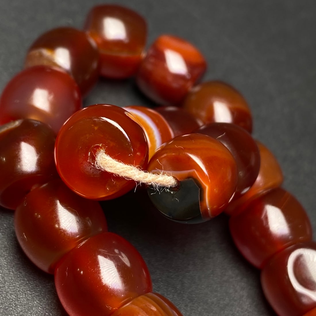 A Precious Agate Bracelets - 9