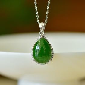 An Exquisite Sterling Silver Inlaid Jasper Pendant