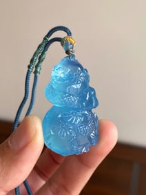 An Exquisite Aquamarine Gourd-Shaped Pendant