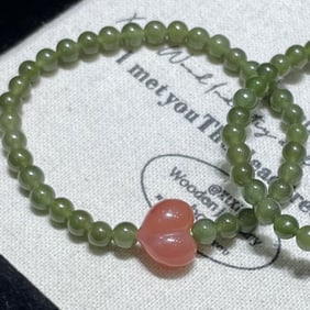 An Exquisite Jasper With Agate Bracelet