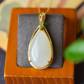 A Pair of Exquisite Sterling Silver-Gold Plated Inlaid White Jade Necklace,Inlaid Diamond