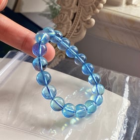 An Exquisite Aquamarine Bracelets