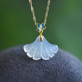 An Exquisite Sterling Silver-Gold Plated Inlaid Agate Pendant