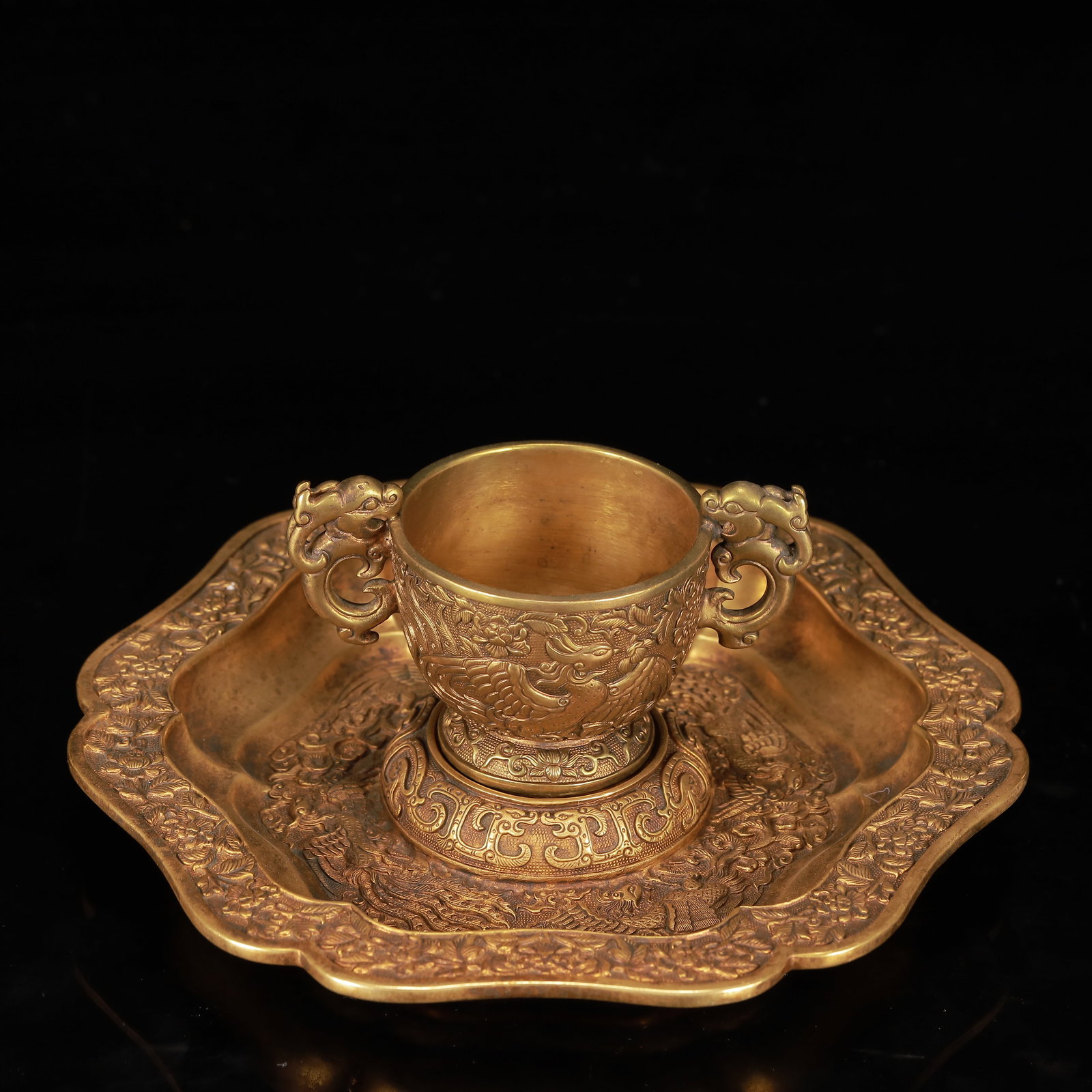 An Exquisite Gilt Bronze Auspicious Beast Pattern Cup (1 of 6)