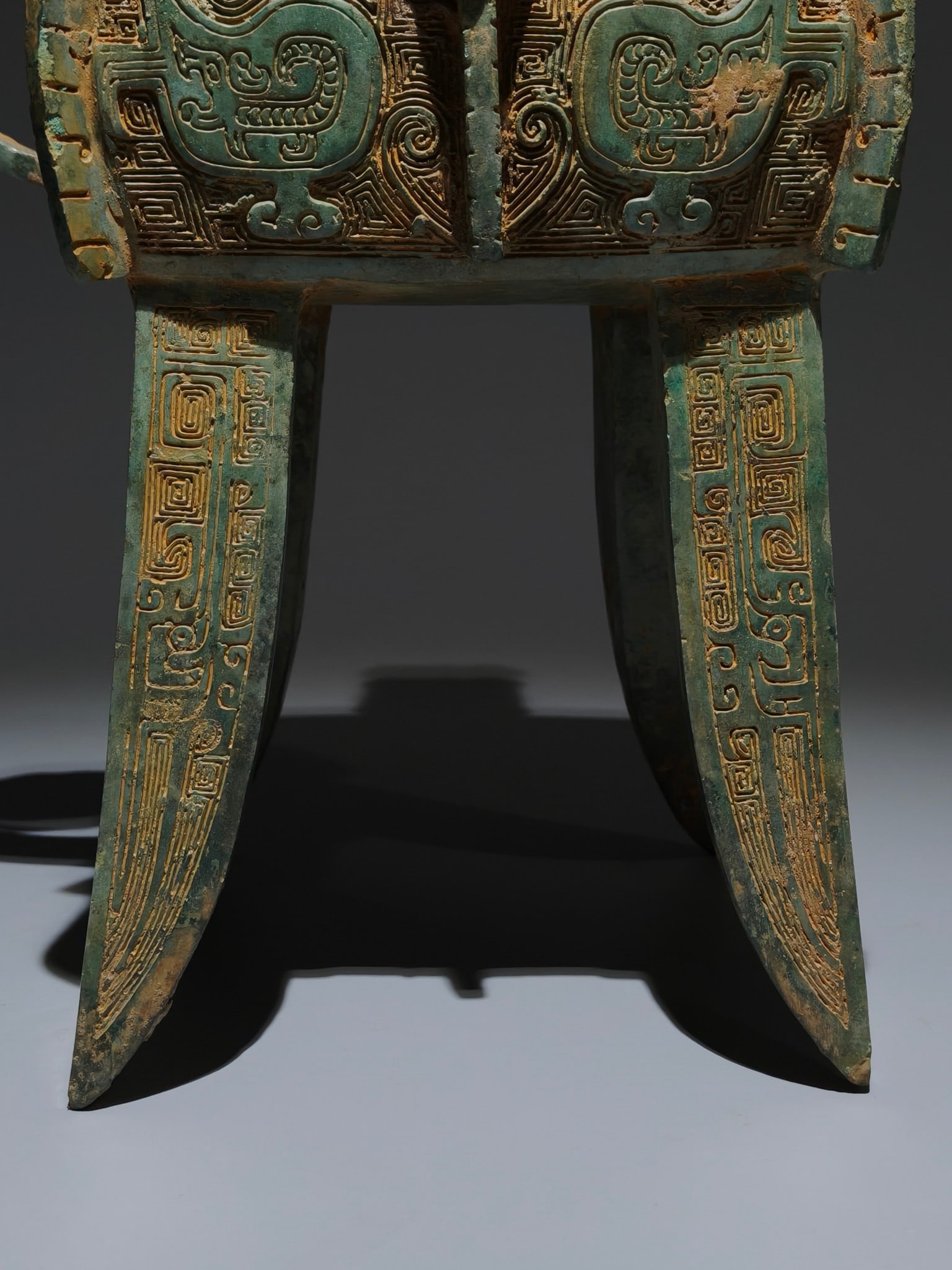 An Archaic Bronze Owl Pattern Libation Cup - 3