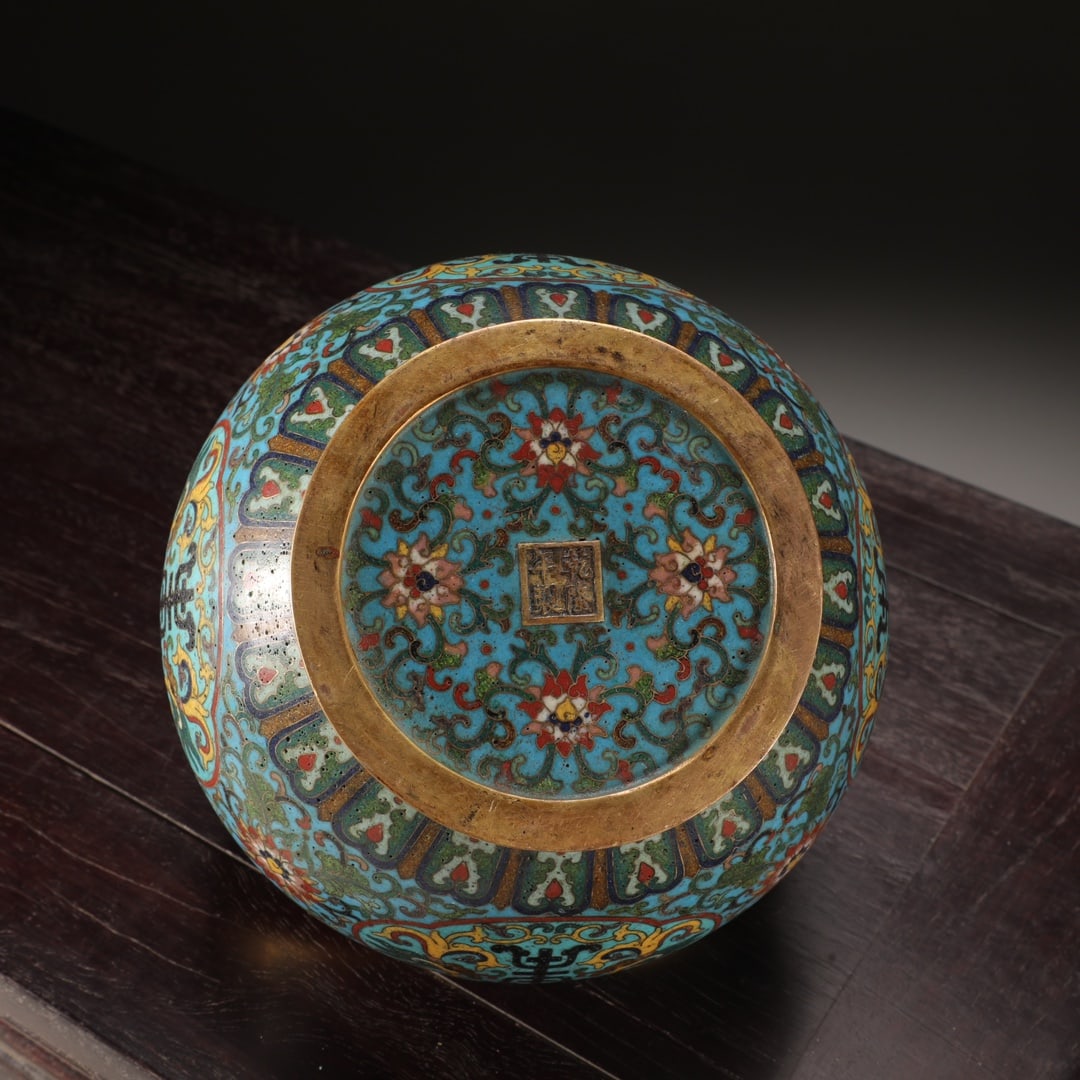 An Exquisite Cloisonne Lotus Pattern Vat - 6