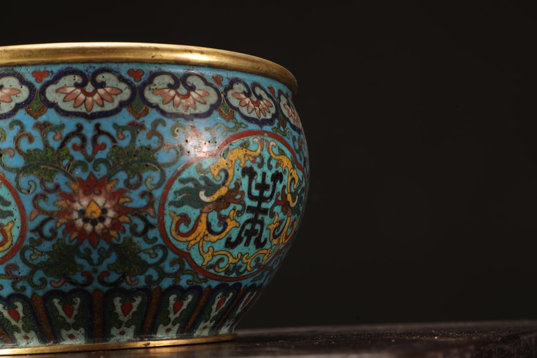 An Exquisite Cloisonne Lotus Pattern Vat - 7