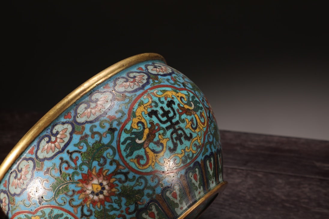 An Exquisite Cloisonne Lotus Pattern Vat - 9