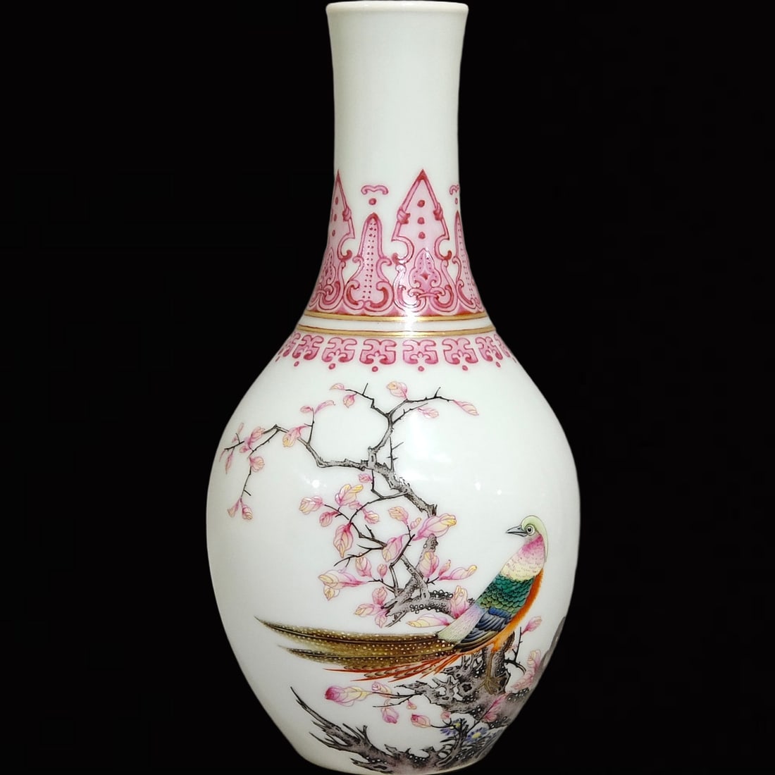 An Exquisite Enamel Flower and Bird Pattern Vase,with Poem: An Exquisite Enamel Flower and Bird Pattern Vase,with Poem,Qing Dynasty,China,Qianlong Four-Character Mark,Size:8.2inx3.9in 