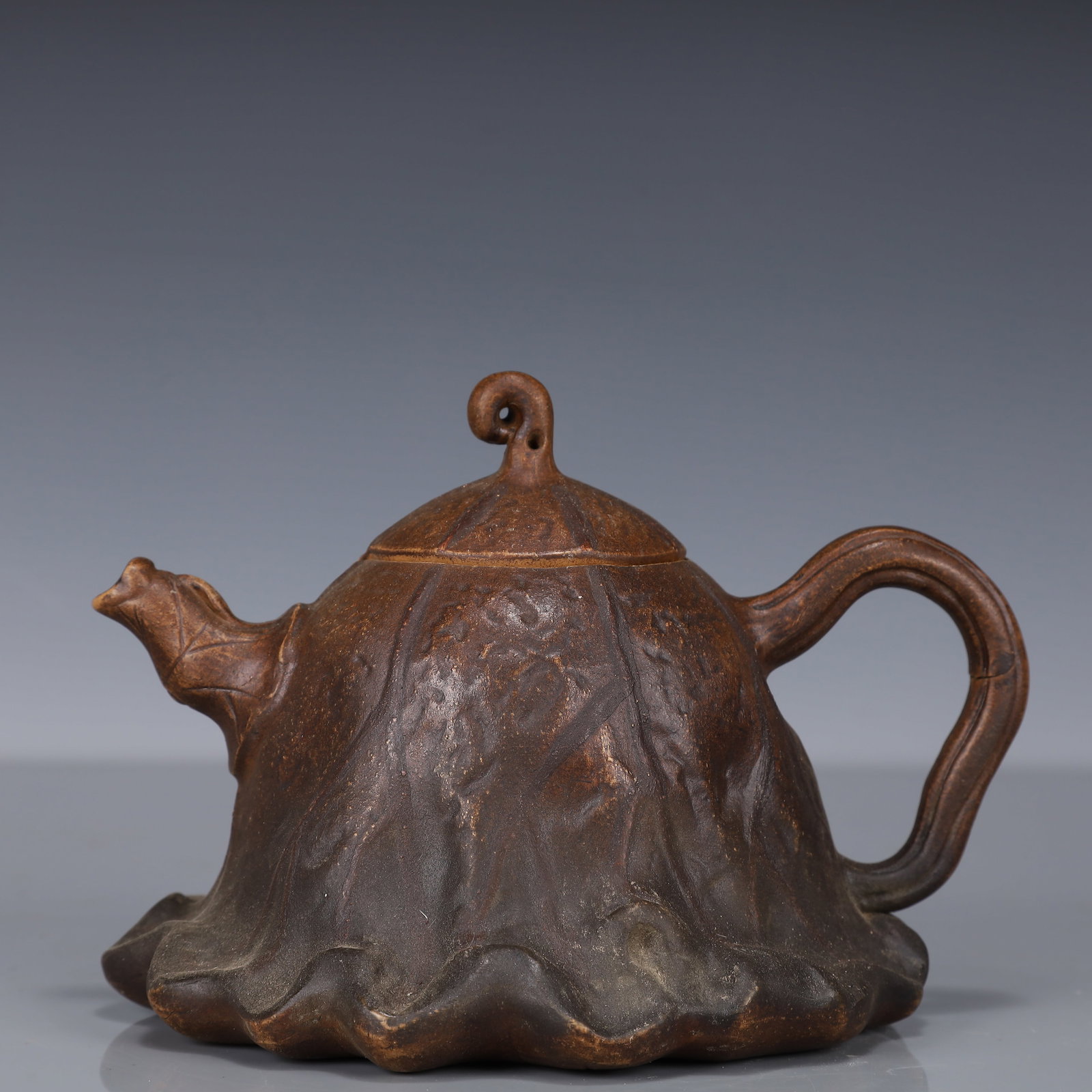 An Exquisite Purple Sands Teapot (1 of 10)