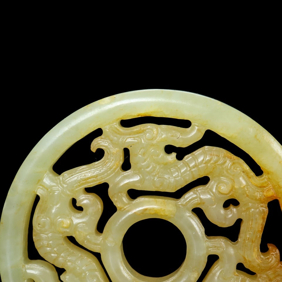 An Exquisite White Jade Dragon Pattern Pendant - 2
