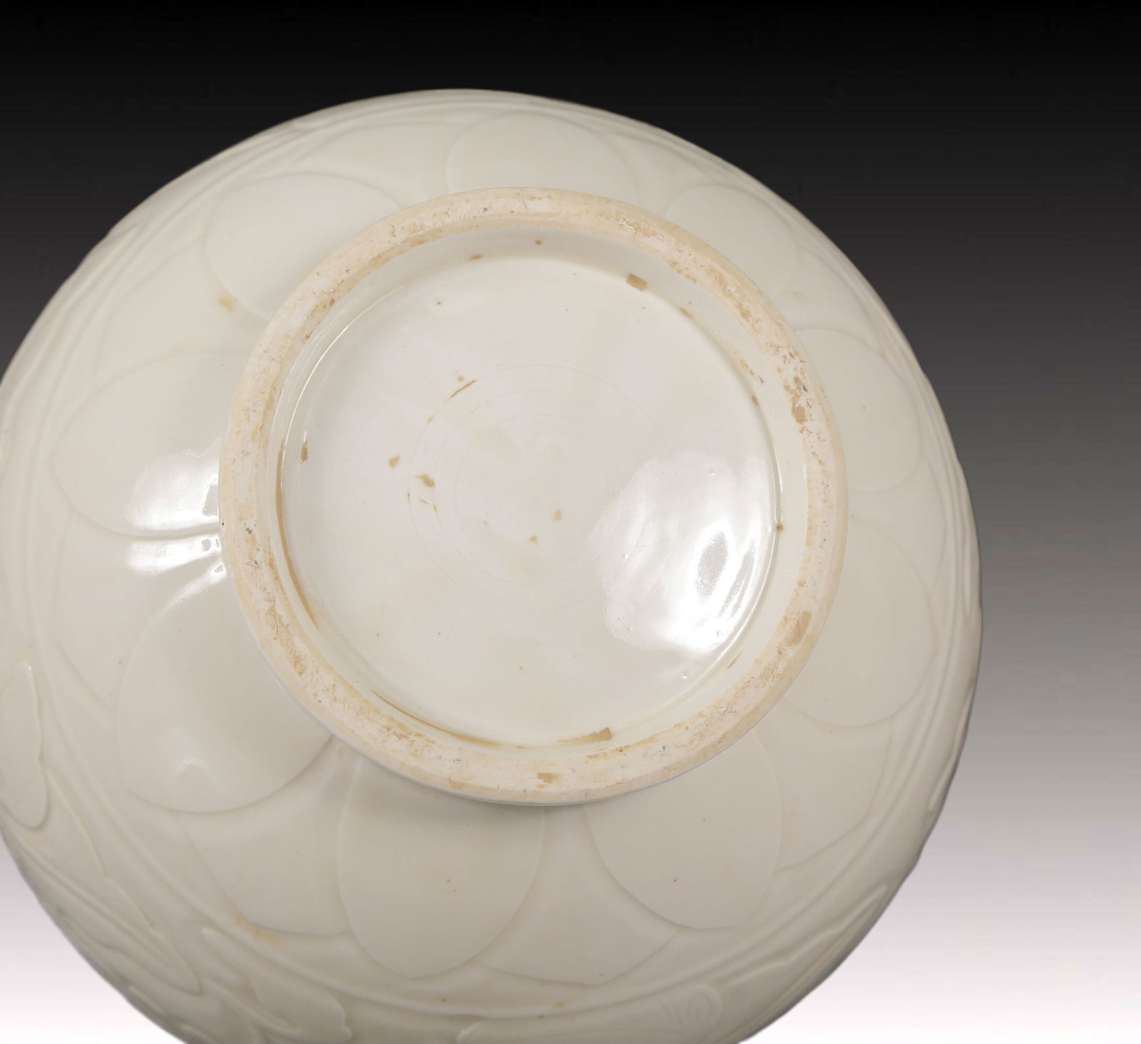 A Rare Ding yao Flower Pattern Vase - 10