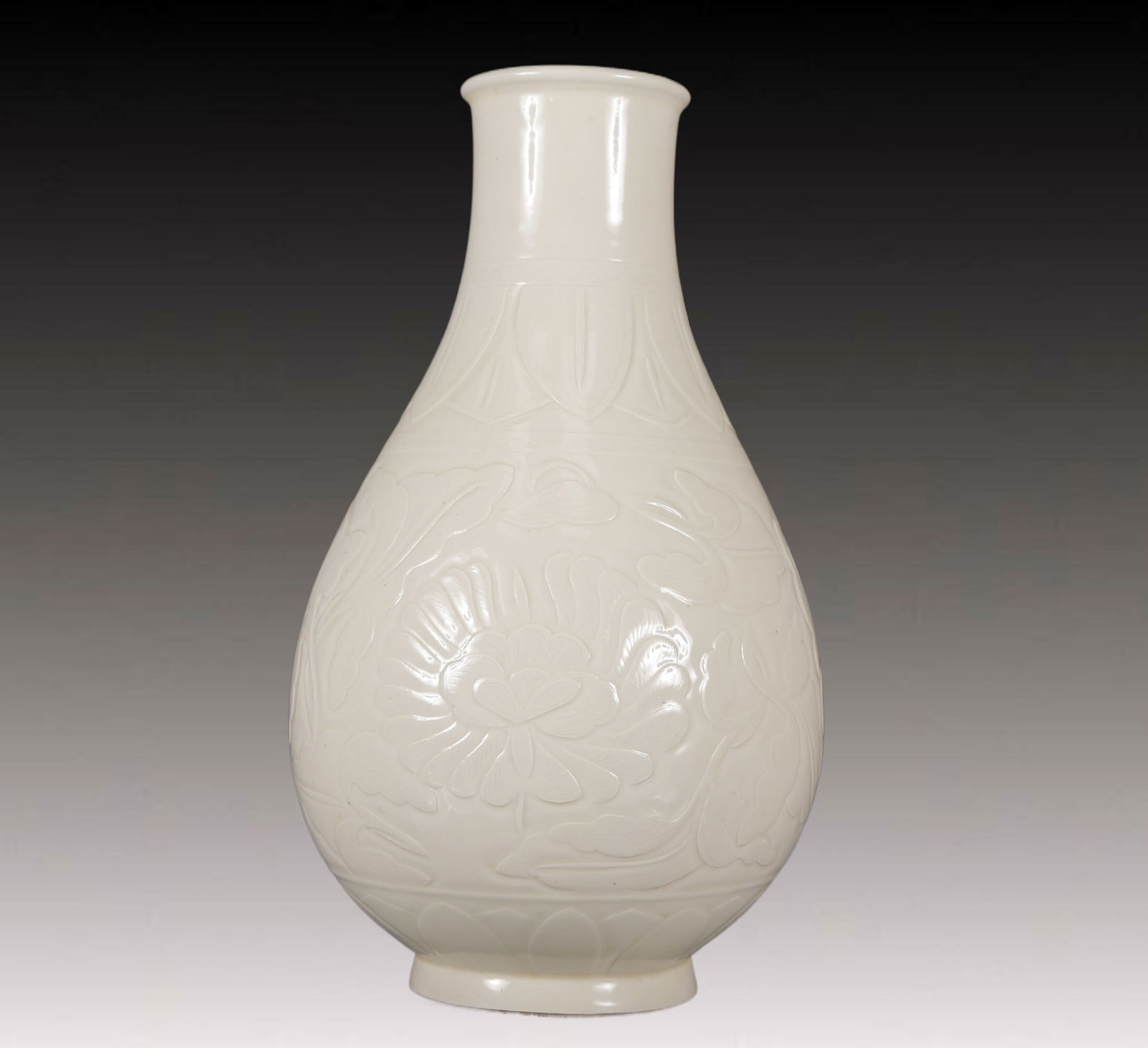 A Rare Ding yao Flower Pattern Vase - 2