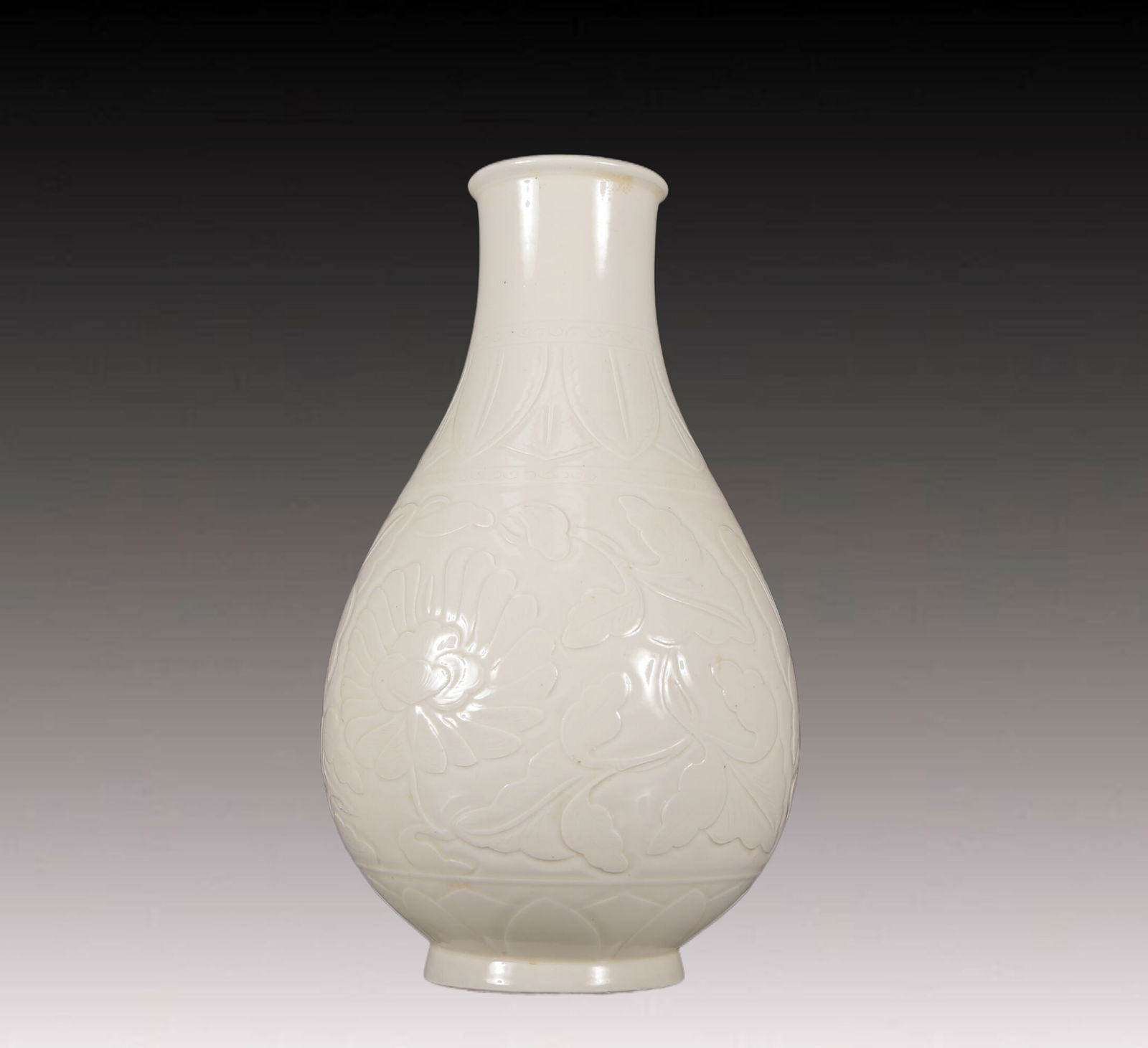A Rare Ding yao Flower Pattern Vase - 7