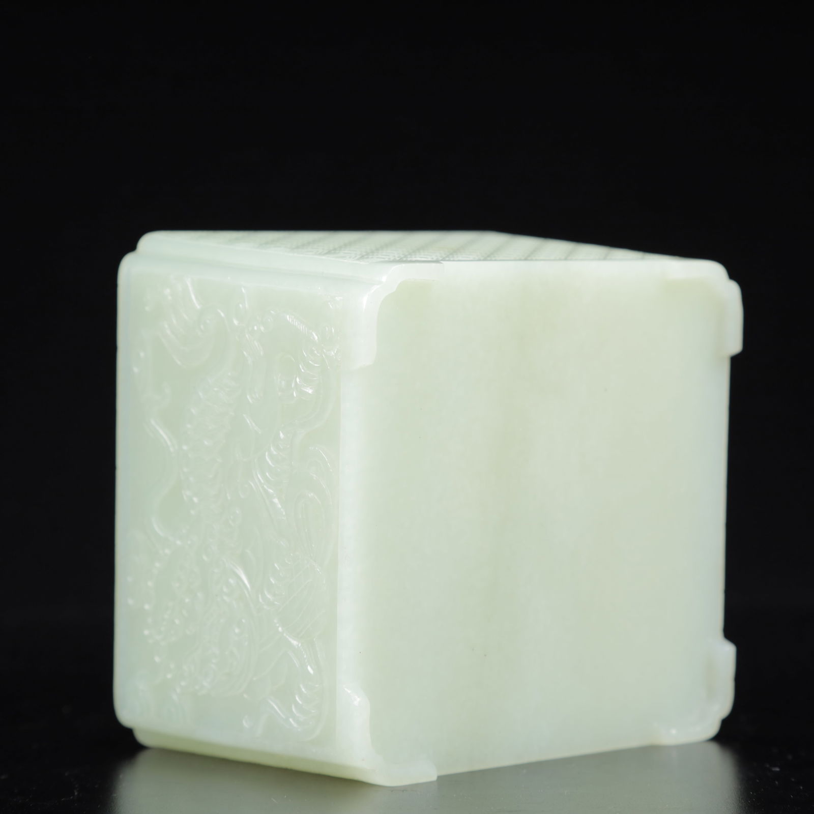 An Exquisite White Jade Auspicious Beast Pattern Jar - 6