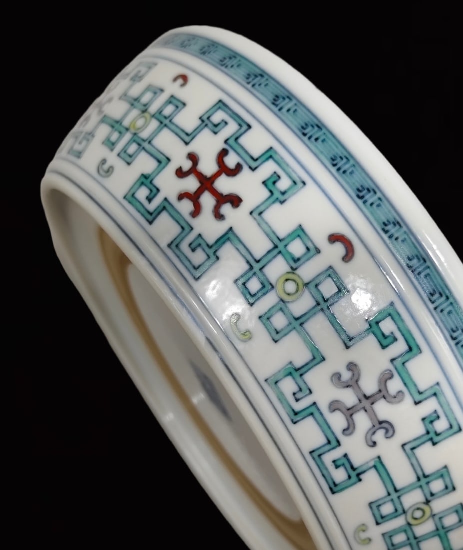 An Exquisite Doucai Flower Pattern Brush Washer - 6