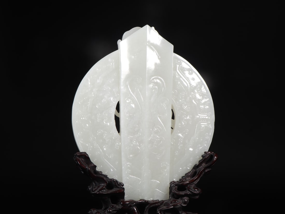 An Exquisite White Jade Chi-Dragon Pattern Jade Pendant,with Auspicious Cloud Pattern Base - 7
