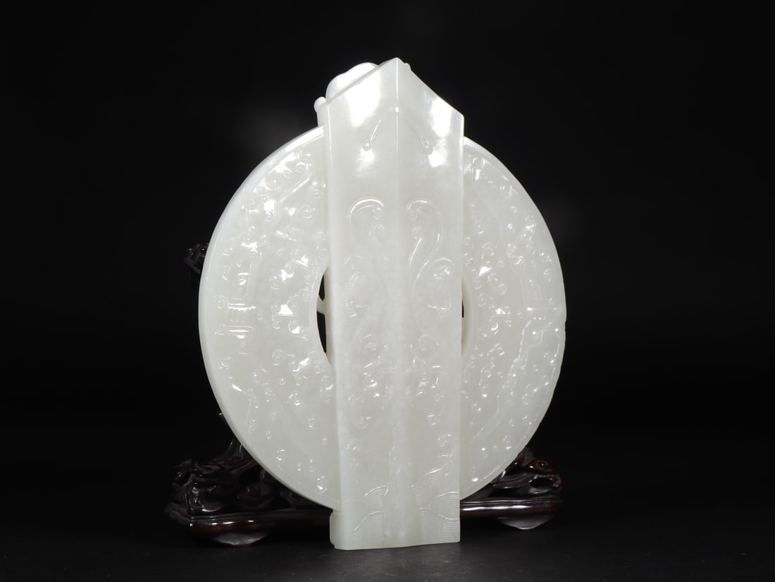 An Exquisite White Jade Chi-Dragon Pattern Jade Pendant,with Auspicious Cloud Pattern Base - 9