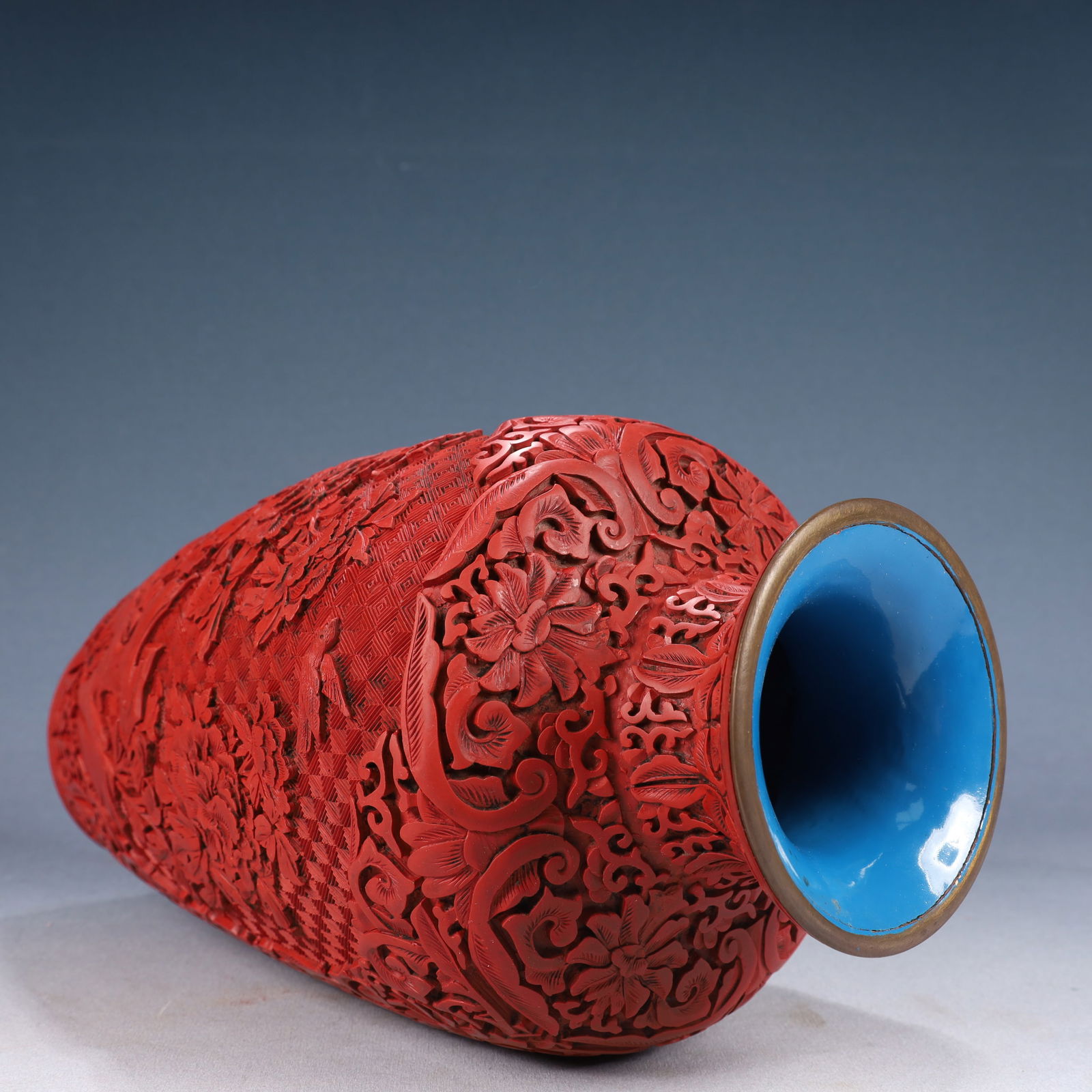 A Rare Carved Red Lacquer Flower and Bird Pattern Vase - 10