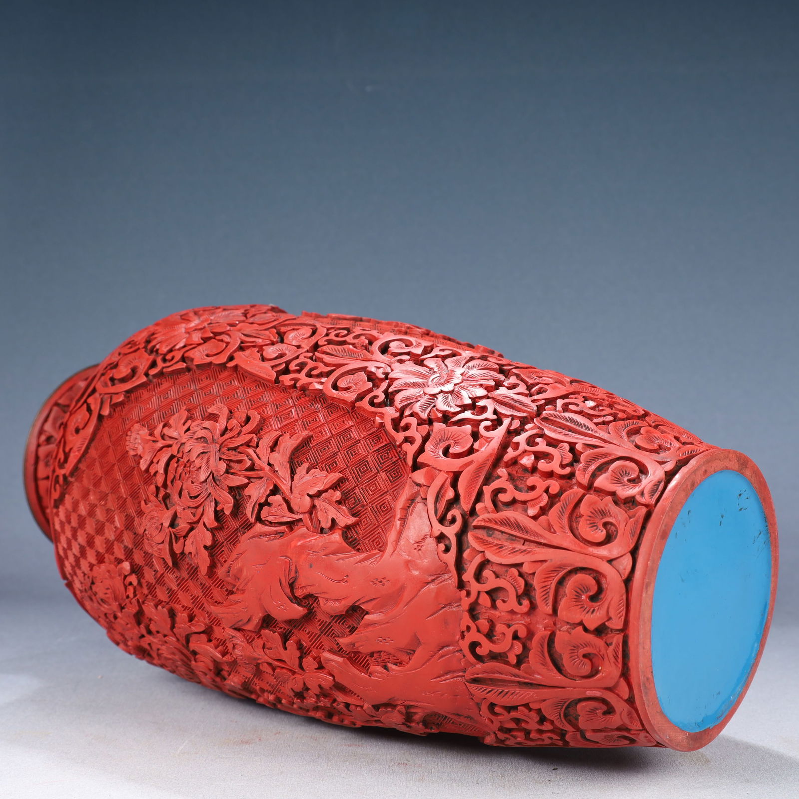 A Rare Carved Red Lacquer Flower and Bird Pattern Vase - 11