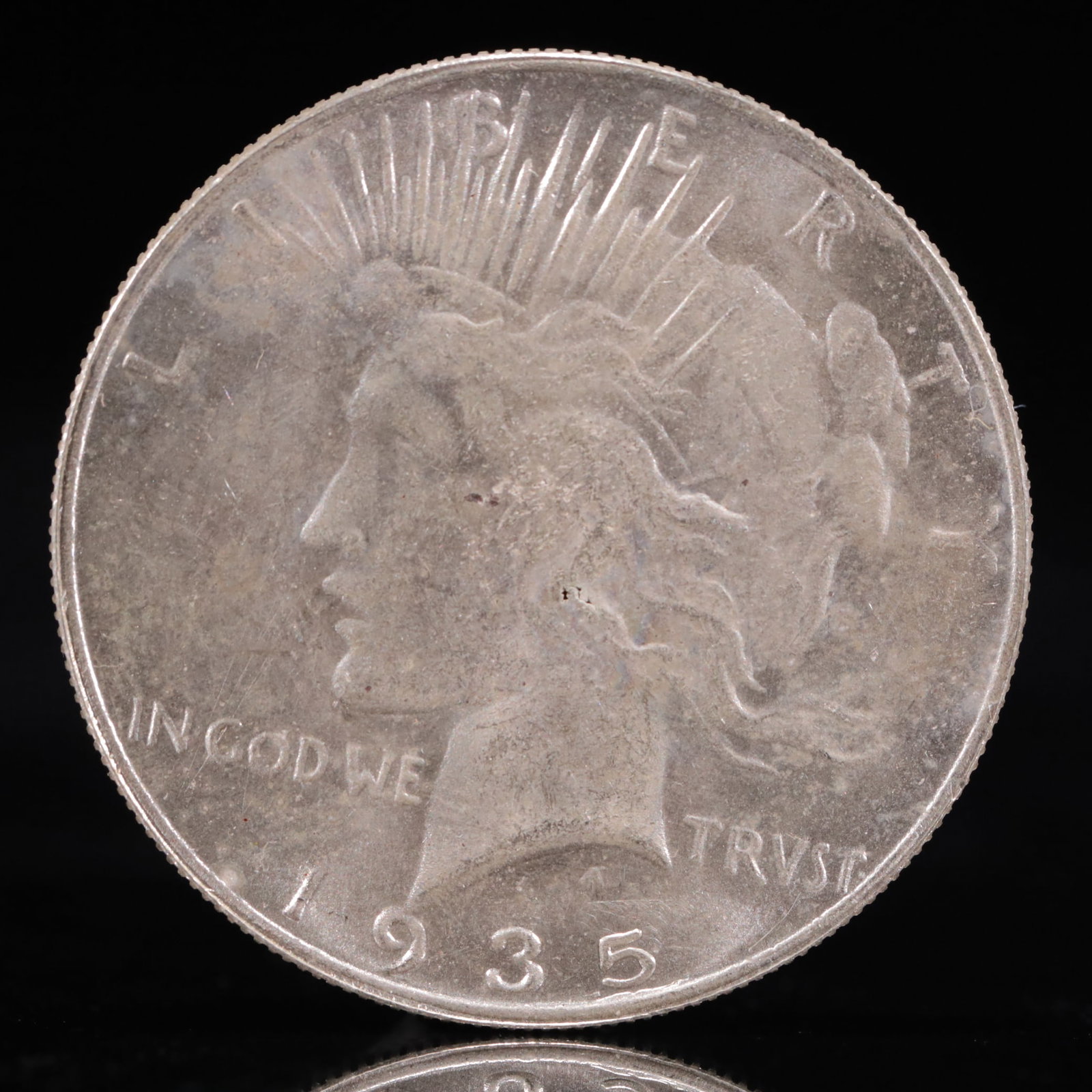 Liberty In God We Trust 1935 Sterling Silver One Dollar Coin (1 of 2)